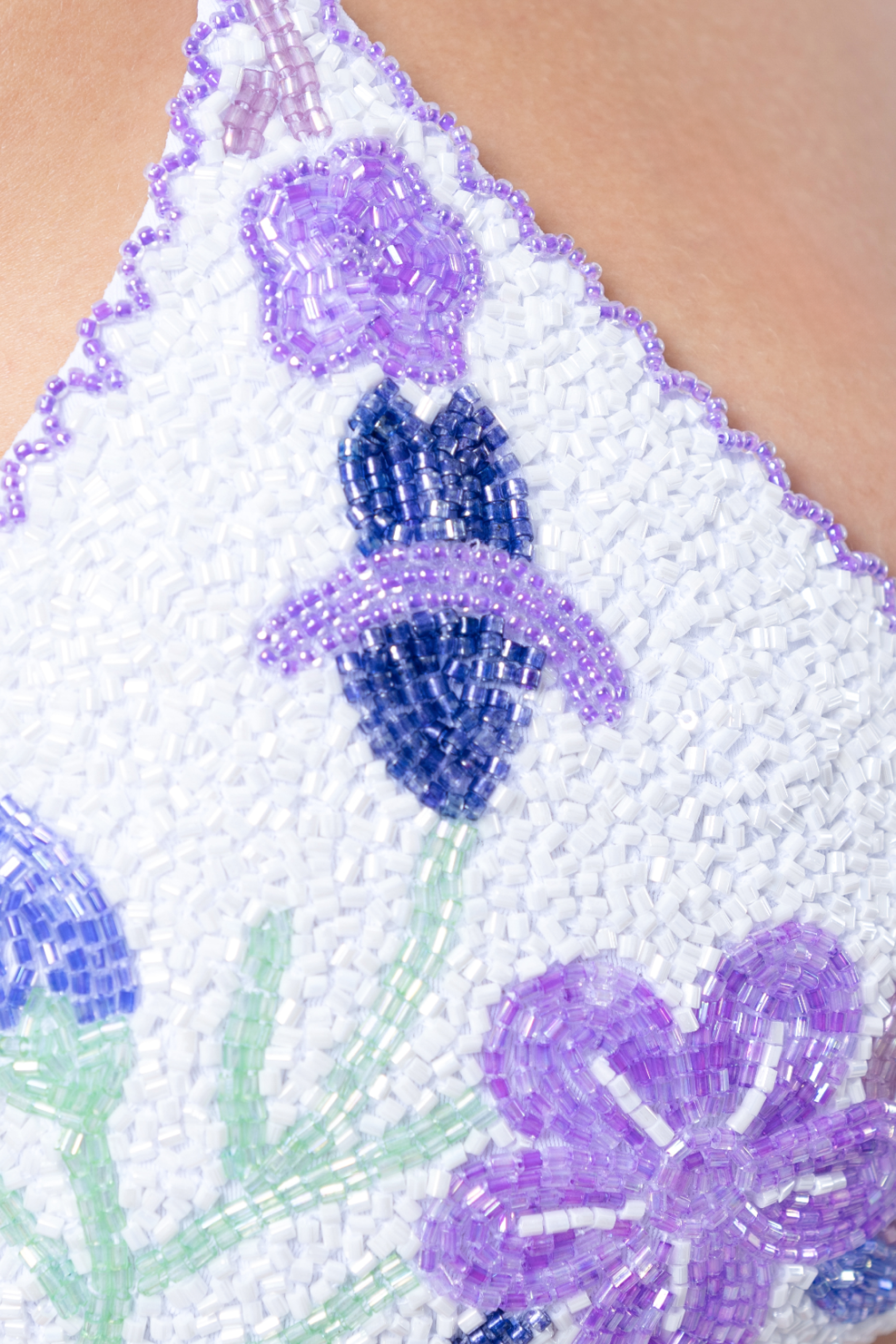 EuroTopDetailWhitePurple#color_white/purple